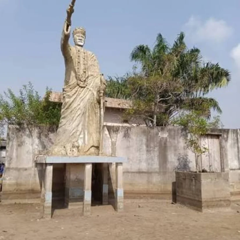 King Agbodogbé: legend, statue and memory of Ganvié's founder